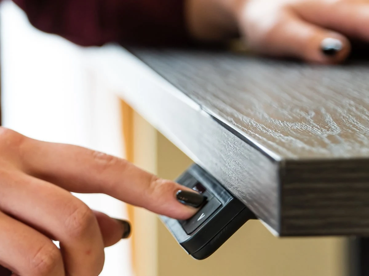 Zero Standing Height Adjustable Desk 6 Zero Standing Height Adjustable Desk - Image 6