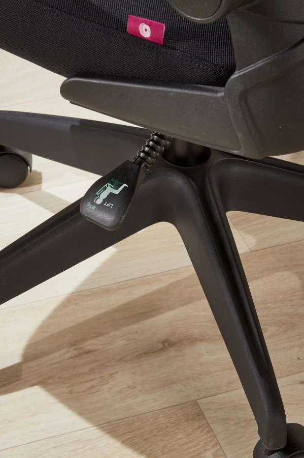 Canis High Back Folding Arm Mesh Office Chair 7 Canis High Back Folding Arm Mesh Office Chair - Image 7