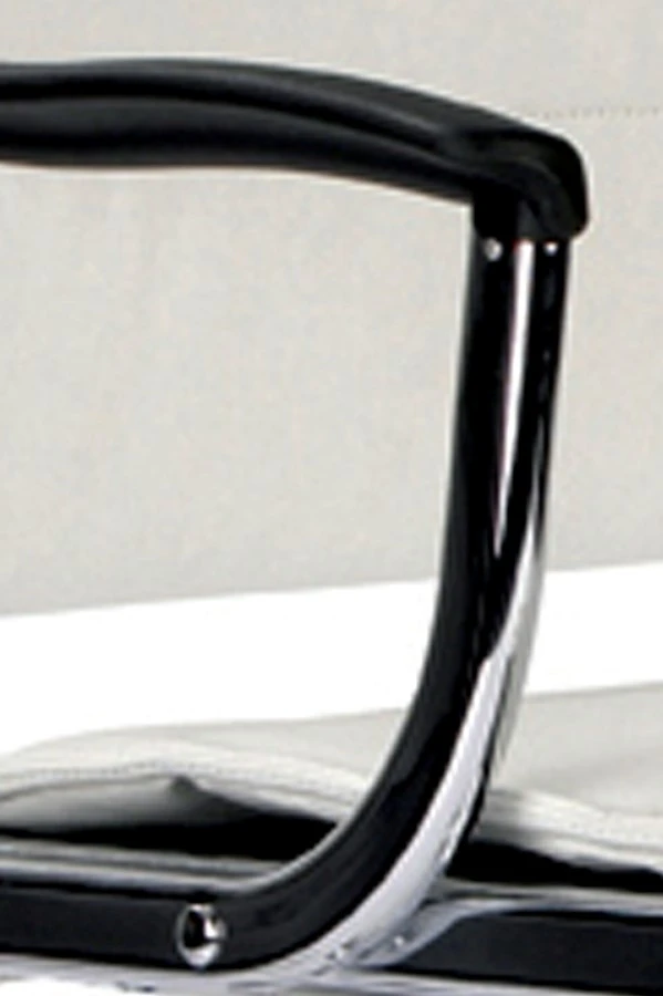 Carbis White Leather Visitor Chair 3 Carbis White Leather Visitor Chair - Image 3