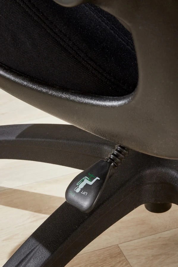 Resolute Folding Arm Mesh Chair 11 Resolute Folding Arm Mesh Chair - Image 11